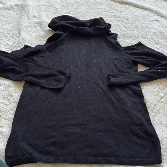 BUFFALO David Bitton Long Sleeve Shoulder Cut out Black Turtleneck Top - Picture 5 of 7